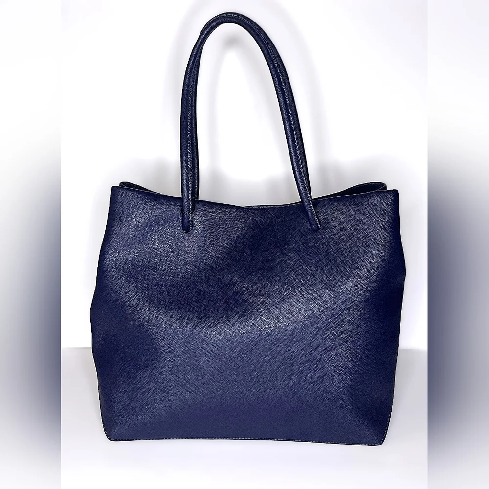 (Sold)Marc Jacobs Navy Blue Tote Bag - Picture 5 of 10